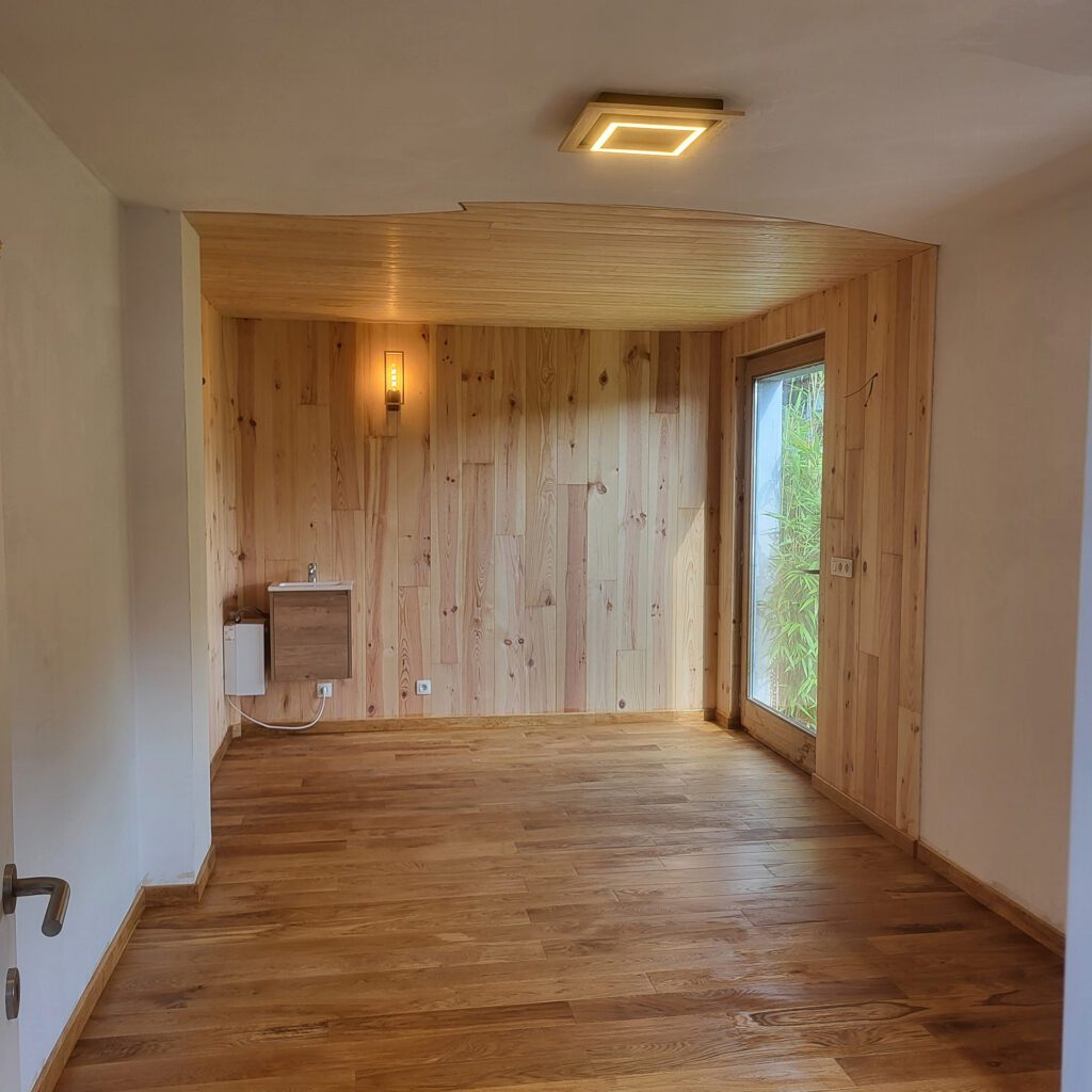 Parquet et murs en bois