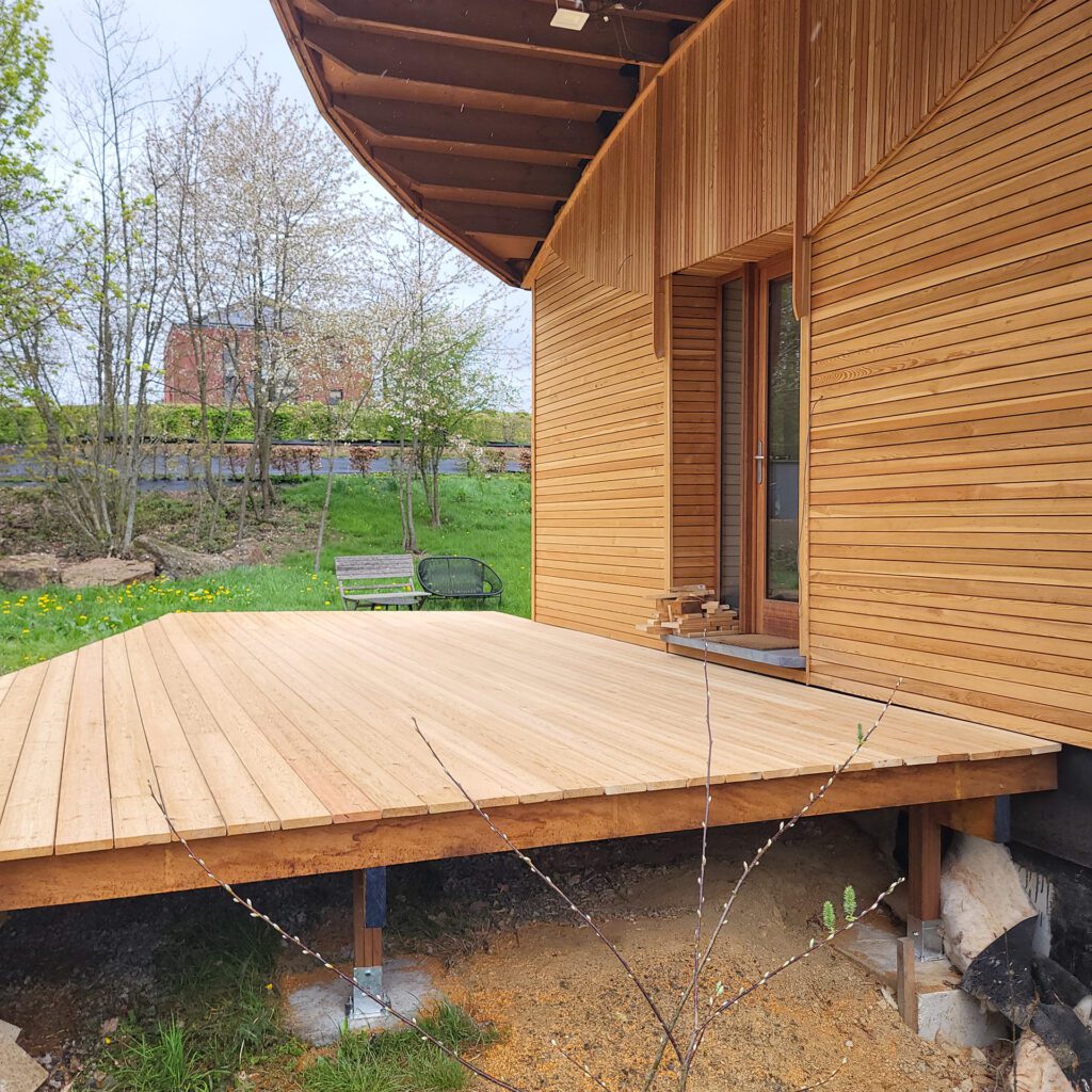 Terrasse en bois surélevée